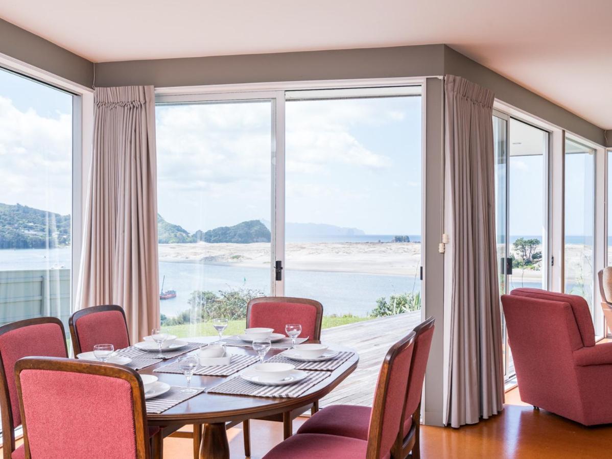 Roberts Retreat - Mangawhai Holiday Home Екстер'єр фото