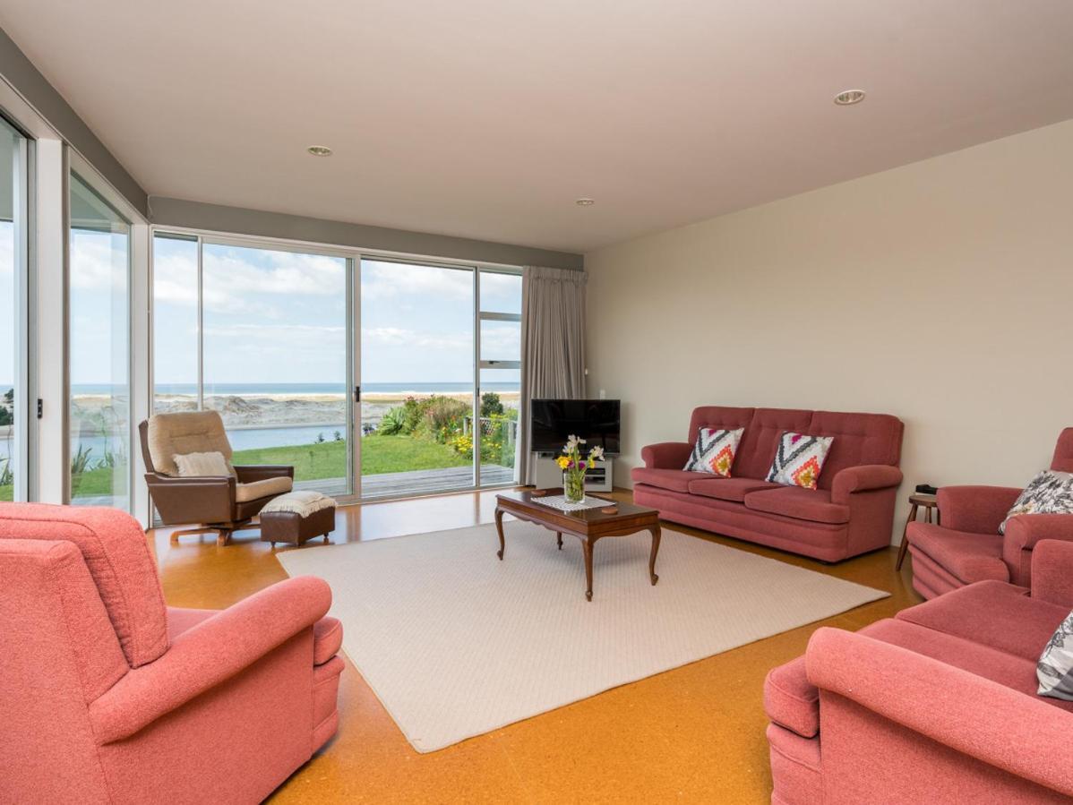 Roberts Retreat - Mangawhai Holiday Home Екстер'єр фото