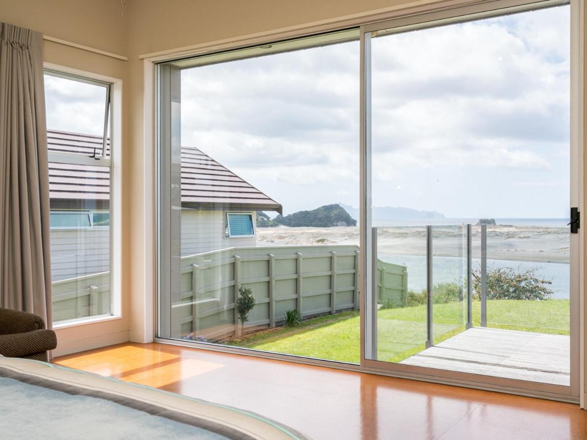 Roberts Retreat - Mangawhai Holiday Home Екстер'єр фото
